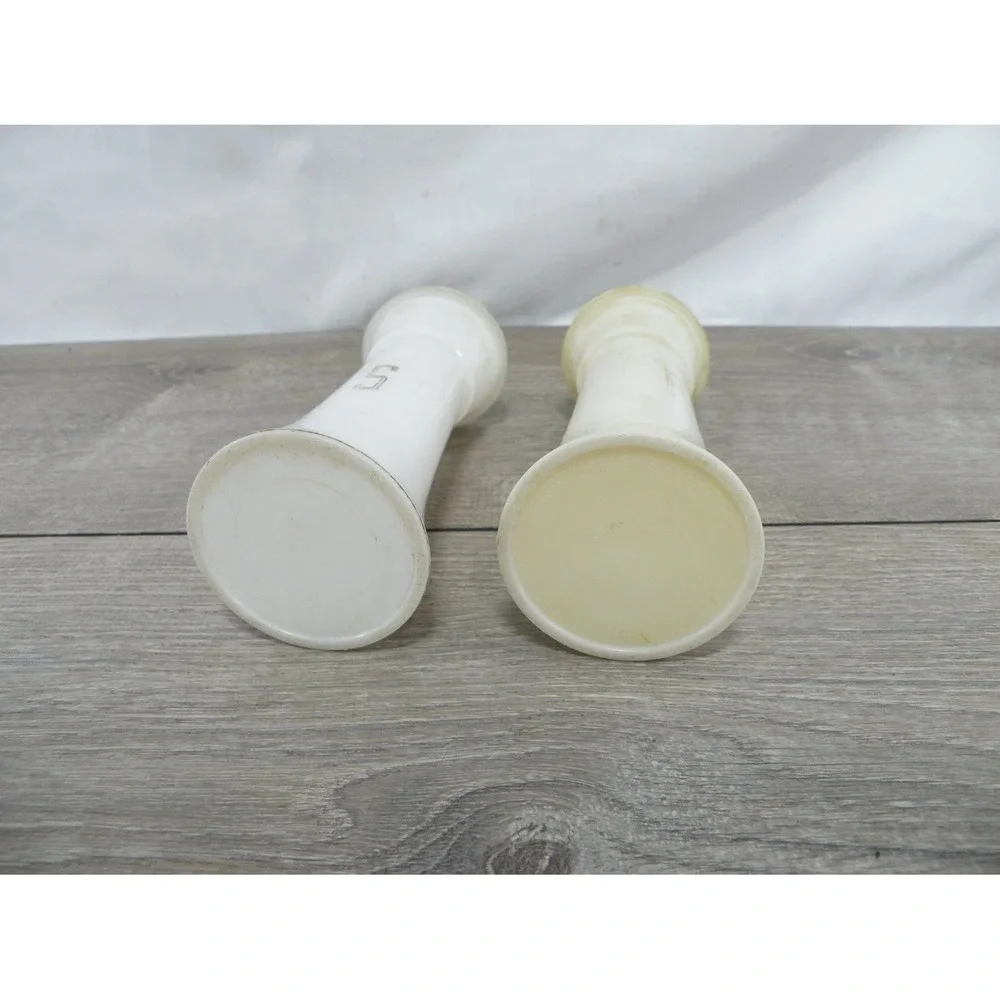 Tupperware Hourglass Salt Pepper Shakers S White Plastic Flared Pedestal Base